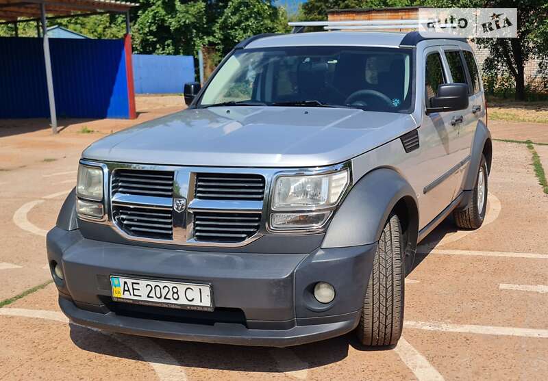 Внедорожник / Кроссовер Dodge Nitro 2008 в Кривом Роге
