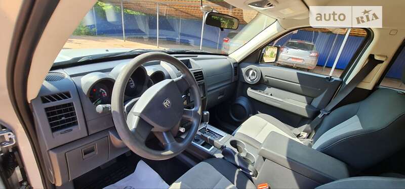 Внедорожник / Кроссовер Dodge Nitro 2008 в Кривом Роге