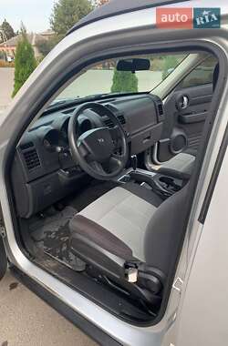 Позашляховик / Кросовер Dodge Nitro 2007 в Синельниковому