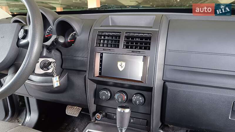 Позашляховик / Кросовер Dodge Nitro 2008 в Києві