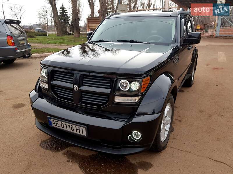 Внедорожник / Кроссовер Dodge Nitro 2007 в Батурине