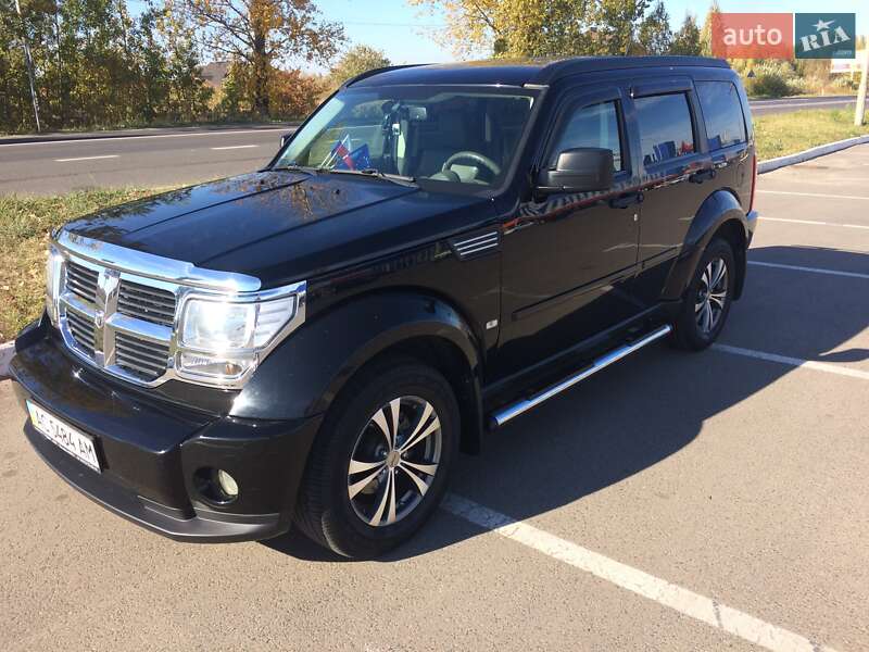 Внедорожник / Кроссовер Dodge Nitro 2007 в 