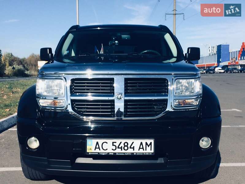 Внедорожник / Кроссовер Dodge Nitro 2007 в Луцке