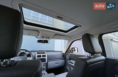 Позашляховик / Кросовер Dodge Nitro 2008 в 