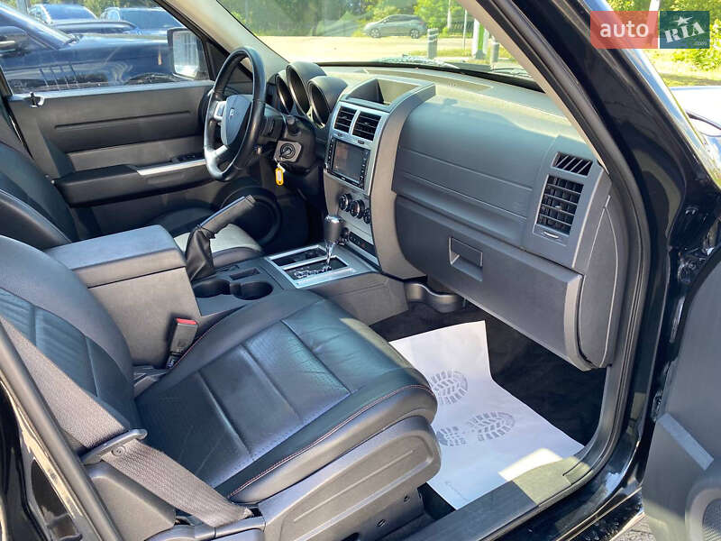 Позашляховик / Кросовер Dodge Nitro 2008 в Житомирі