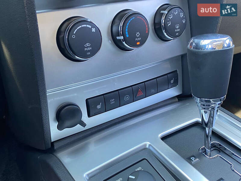 Позашляховик / Кросовер Dodge Nitro 2008 в Житомирі