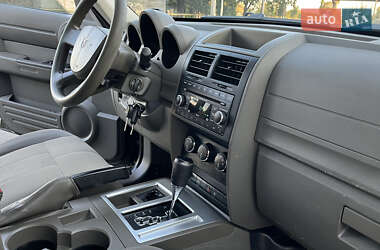 Внедорожник / Кроссовер Dodge Nitro 2008 в 
