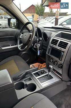 Внедорожник / Кроссовер Dodge Nitro 2010 в 