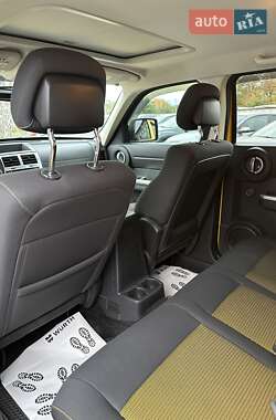 Внедорожник / Кроссовер Dodge Nitro 2010 в 