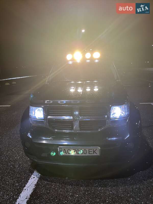 Внедорожник / Кроссовер Dodge Nitro 2008 в Черновцах