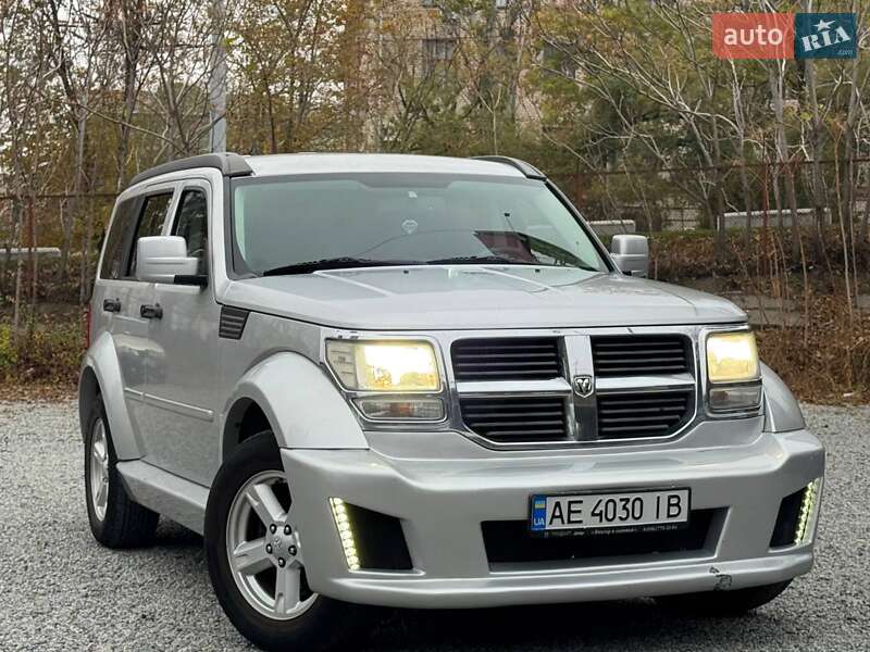 Внедорожник / Кроссовер Dodge Nitro 2007 в Днепре