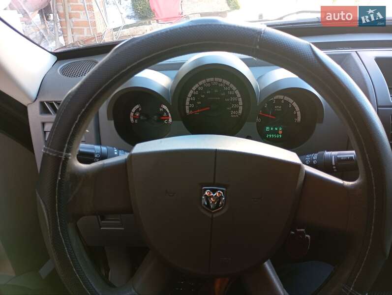 Внедорожник / Кроссовер Dodge Nitro 2007 в Киеве