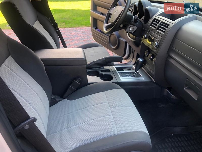 Внедорожник / Кроссовер Dodge Nitro 2007 в Львове