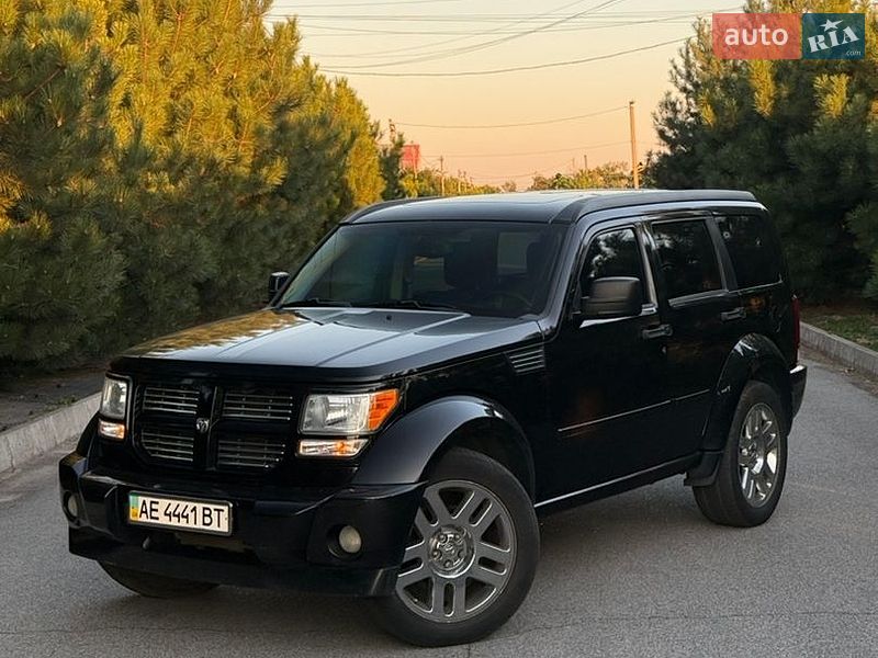 Внедорожник / Кроссовер Dodge Nitro 2008 в Днепре