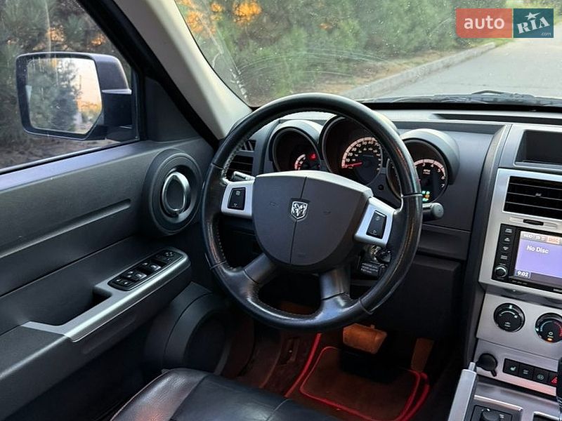 Внедорожник / Кроссовер Dodge Nitro 2008 в Днепре