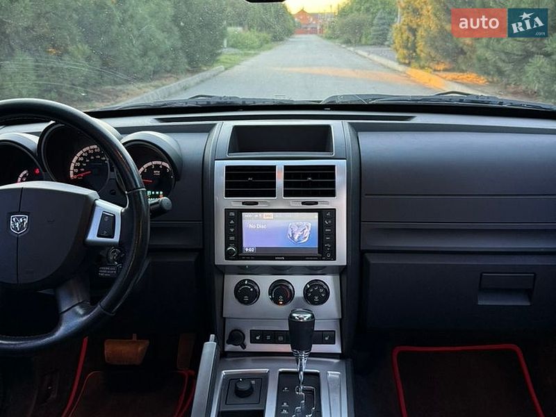 Внедорожник / Кроссовер Dodge Nitro 2008 в Днепре