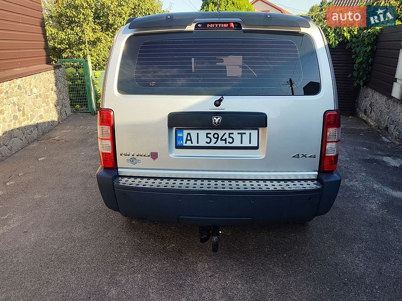 Внедорожник / Кроссовер Dodge Nitro 2007 в Белой Церкви