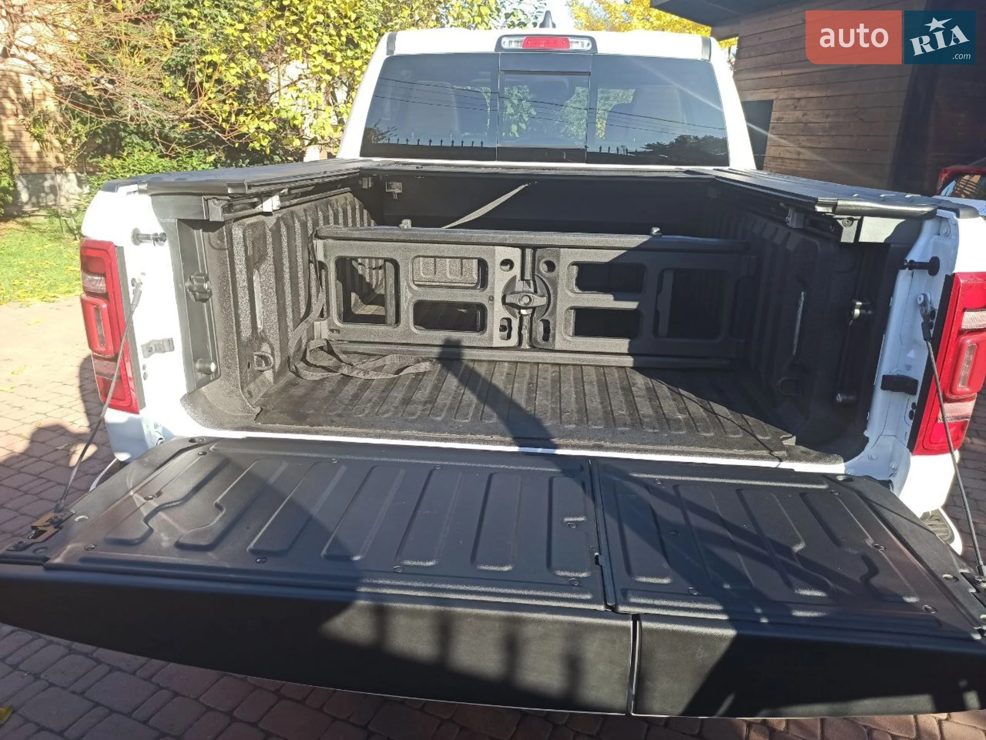 2020 Dodge RAM - мініатюра 8