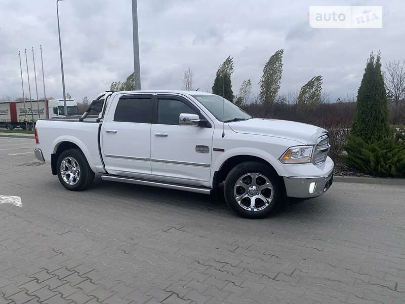 Dodge RAM 1500 2016