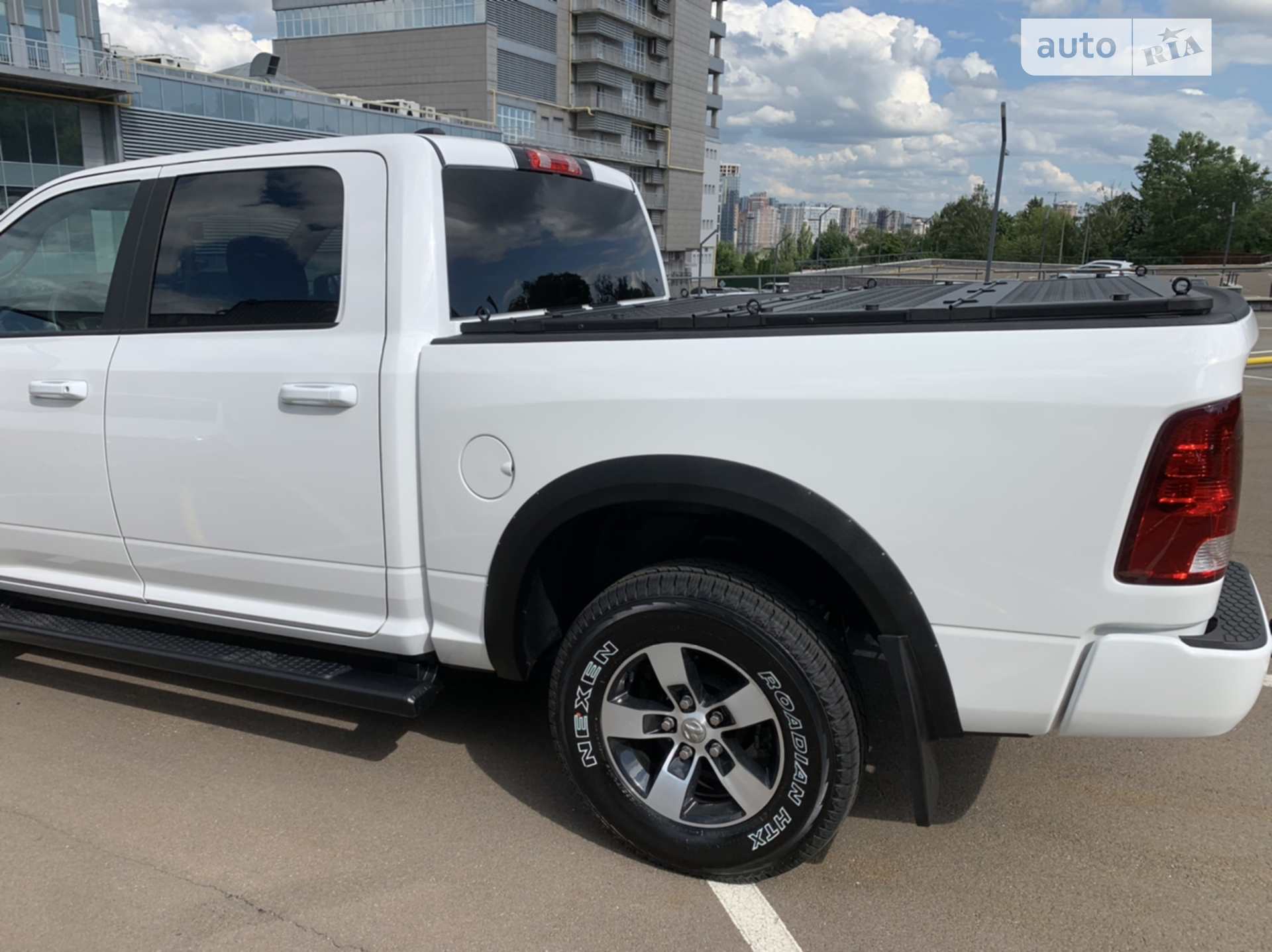 2021 Dodge RAM - мініатюра 8