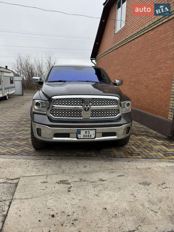 Пикап Dodge RAM 1500 2015 в Софиевке