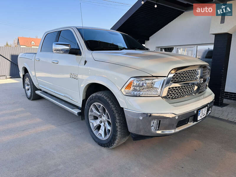 Пікап Dodge RAM 1500 2015 в Чернівцях