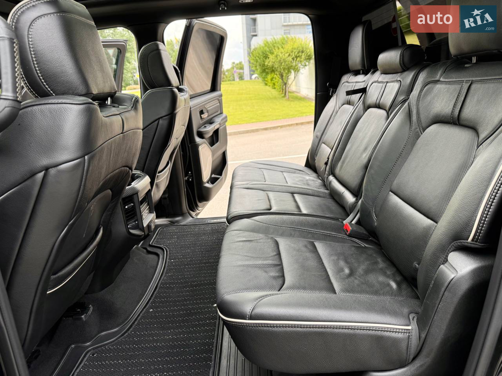 2019 Dodge RAM - мініатюра 19
