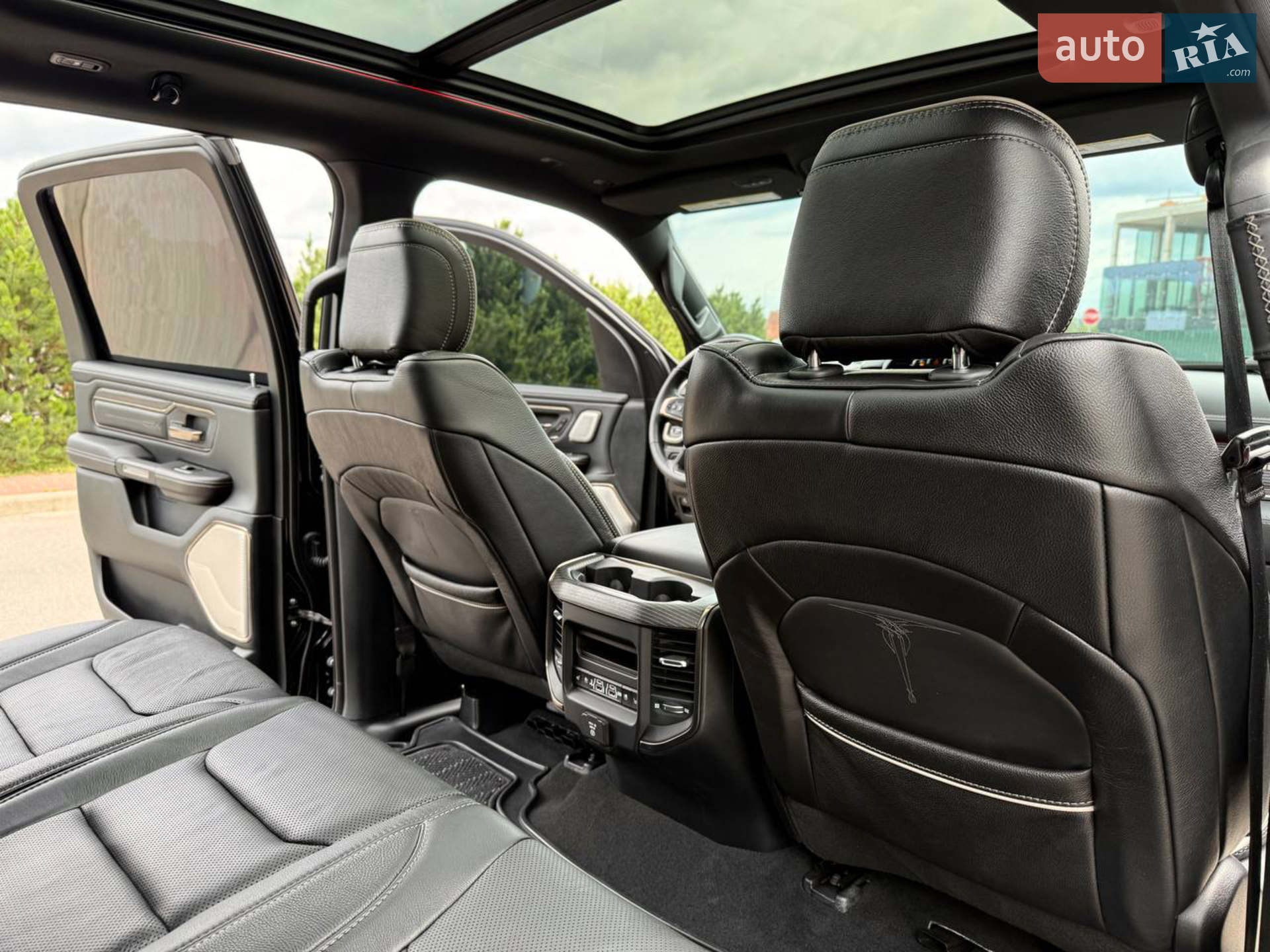 2019 Dodge RAM - мініатюра 26