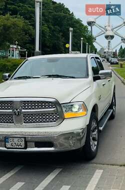 Dodge RAM 1500 2015