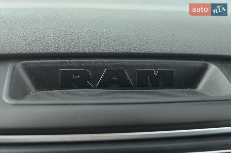 Пікап Dodge RAM 1500 2016 в Львові
