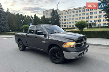 Dodge RAM 1500 2015