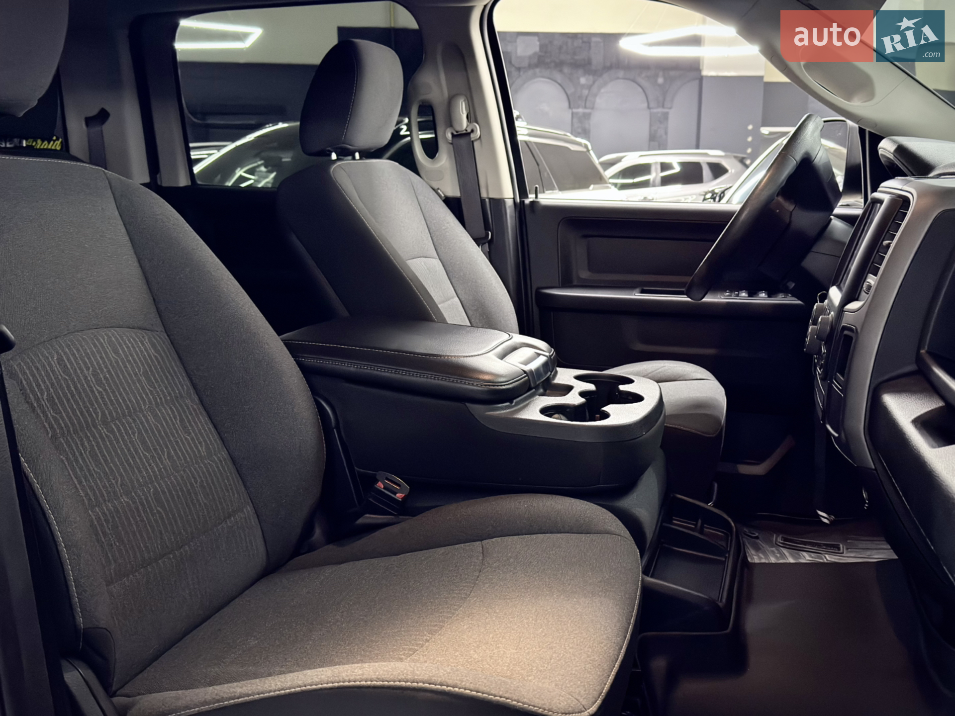 2021 Dodge RAM - мініатюра 17
