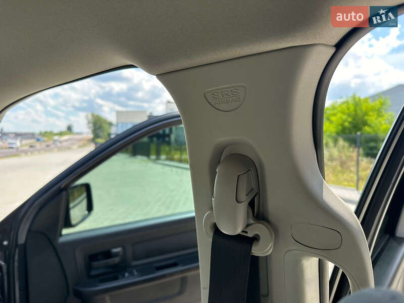 Пикап Dodge RAM 1500 2015 в Львове