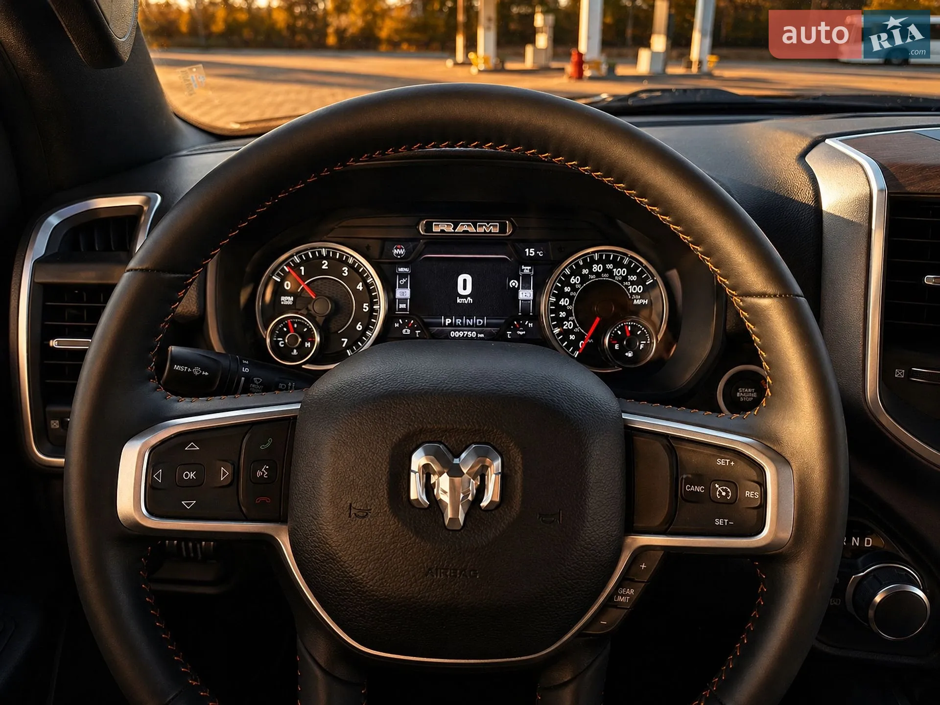 2021 Dodge RAM - мініатюра 12