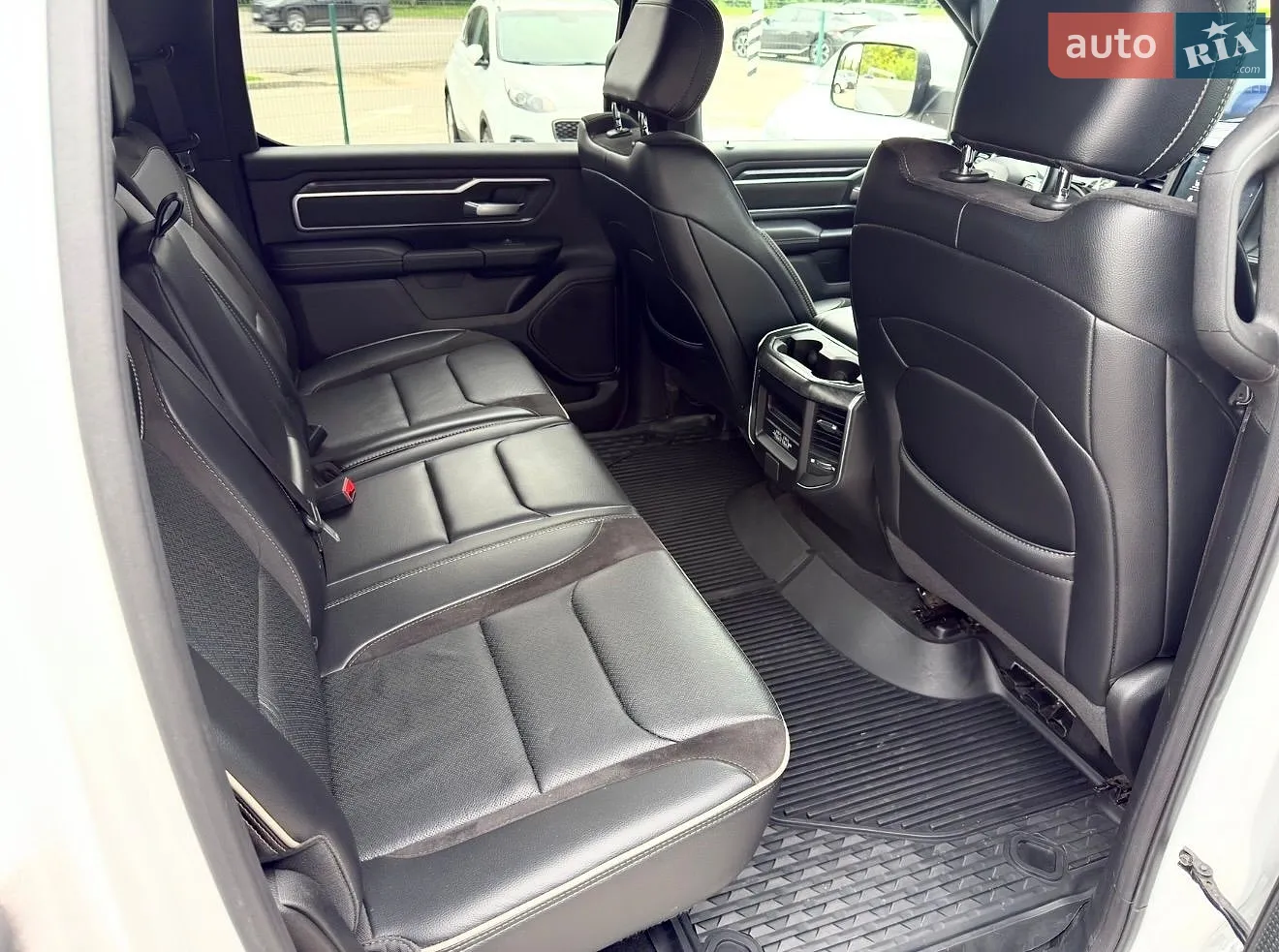 2019 Dodge RAM - мініатюра 25
