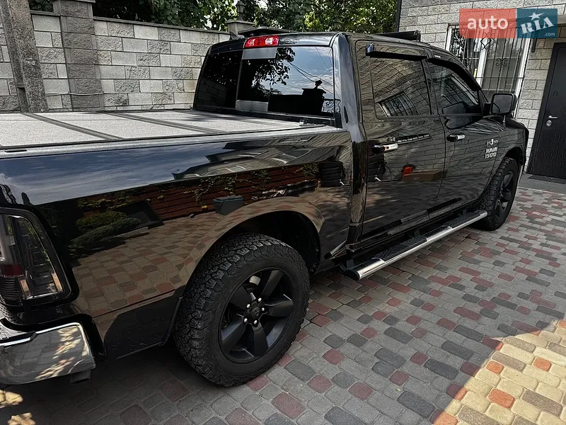 Dodge RAM 1500 2016