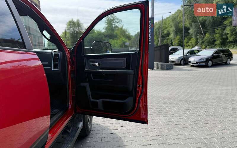 Пикап Dodge RAM 2500 2017 в Черновцах