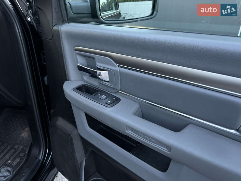 Вантажопасажирський фургон Dodge RAM 2500 2019 в Києві