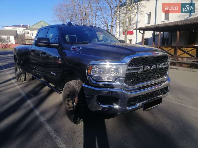 Пикап Dodge RAM 3500 2018 в Ивано-Франковске