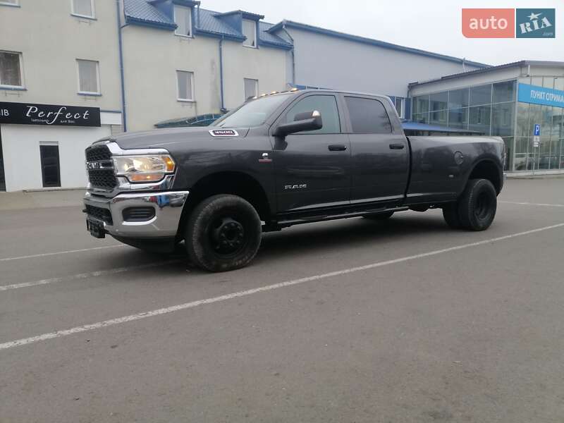 Пикап Dodge RAM 3500 2018 в Ивано-Франковске