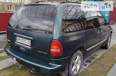 Минивэн Dodge Ram Van 1998 в Коростышеве