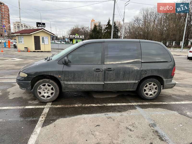 Минивэн Dodge Ram Van 2000 в Киеве