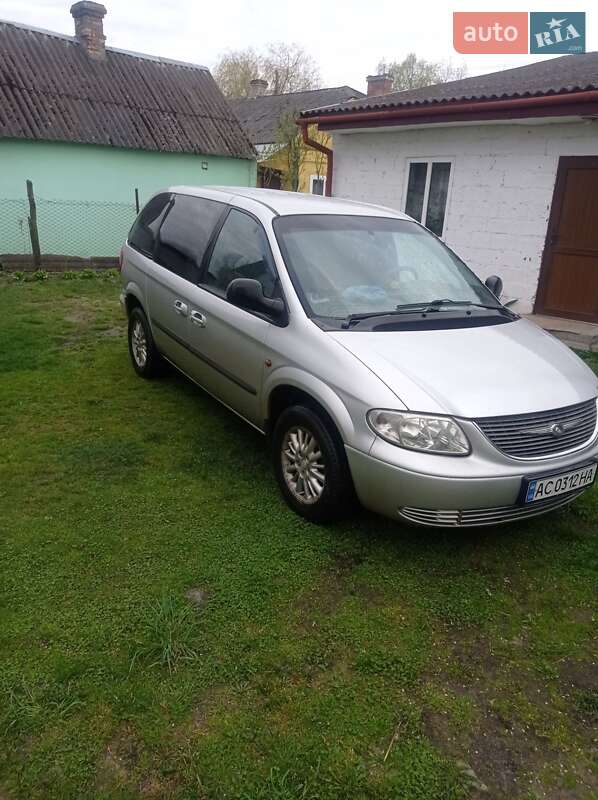Минивэн Dodge Ram Van 2002 в Турийске