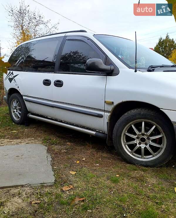 Минивэн Dodge Ram Van 1997 в Змиеве