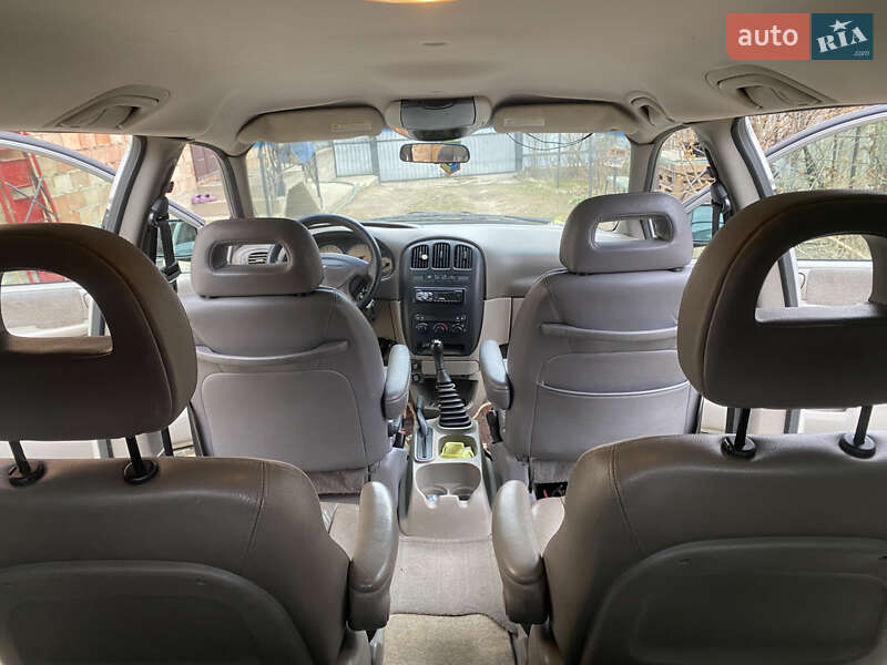 Минивэн Dodge Ram Van 2003 в Черновцах