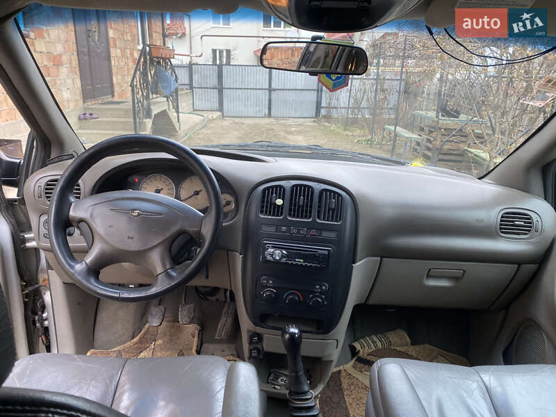 Минивэн Dodge Ram Van 2003 в Черновцах