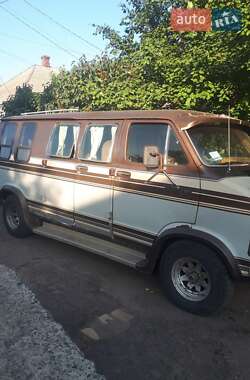 Минивэн Dodge Ram Van 1990 в 