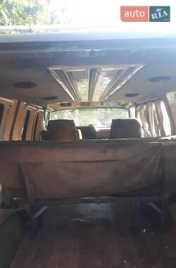 Минивэн Dodge Ram Van 1990 в 