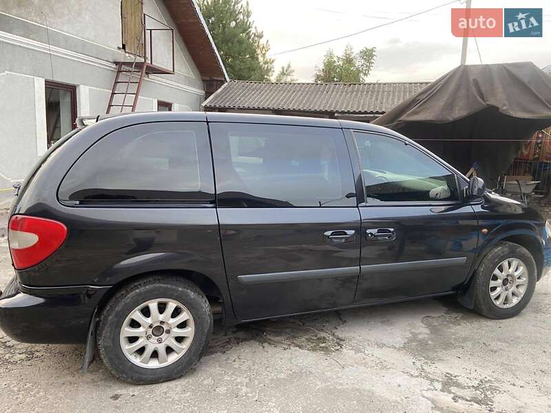 Dodge Ram Van 2005