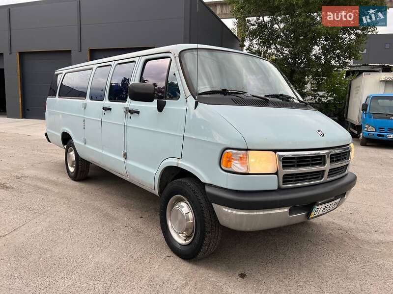 Минивэн Dodge Ram Van 1996 в 